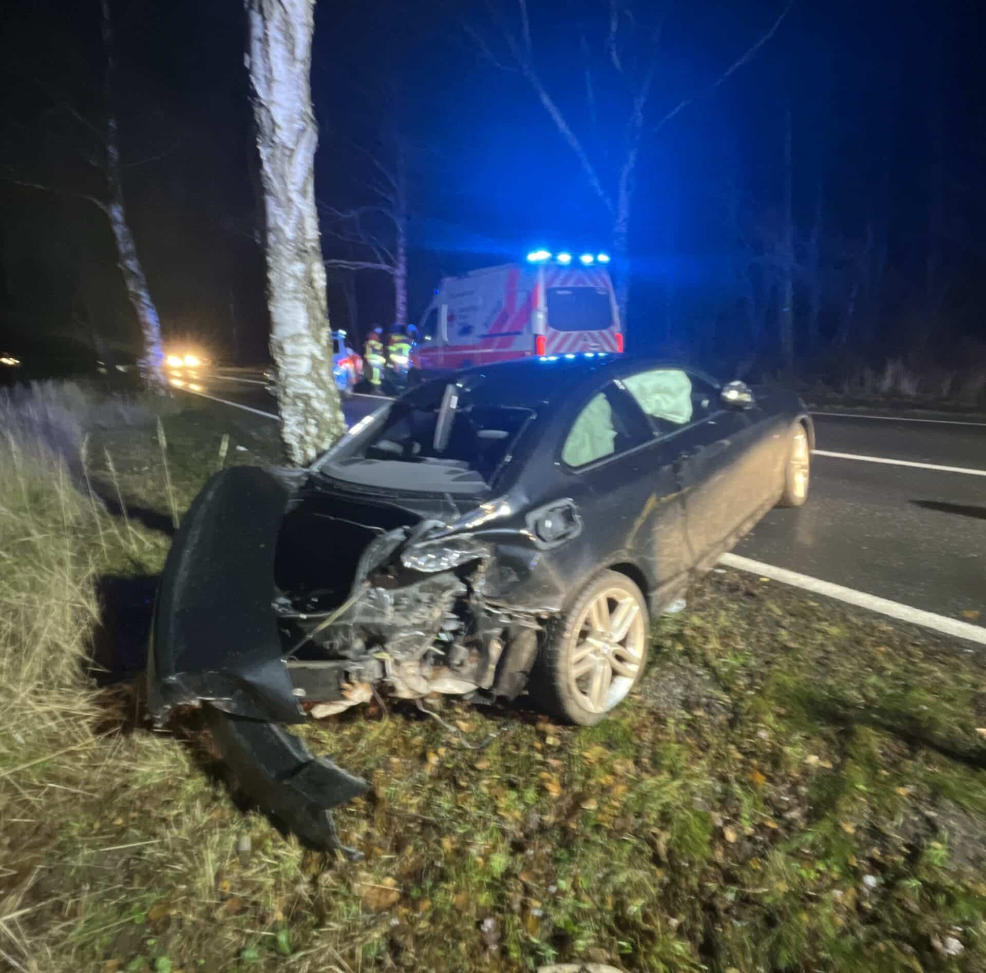 Pkw Gegen Baum Fahrer Alkoholisiert Sundblick